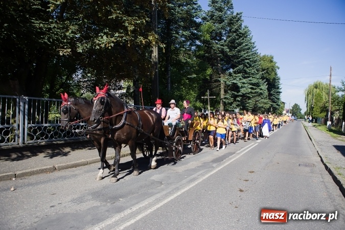 Zdjęcie w galerii na portalu naszraciborz.pl: Dekanat Pogrzebień powitał pielgrzymów Światowych Dni Młodzieży wiadomości z regionu