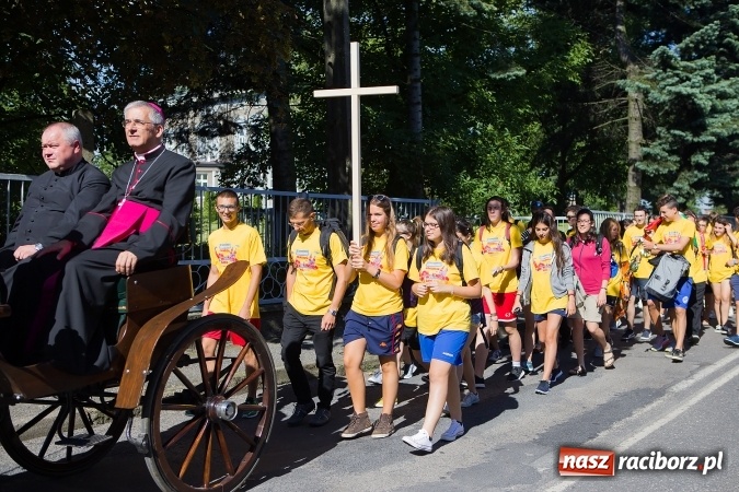 Zdjęcie w galerii na portalu naszraciborz.pl: Dekanat Pogrzebień powitał pielgrzymów Światowych Dni Młodzieży wiadomości z regionu