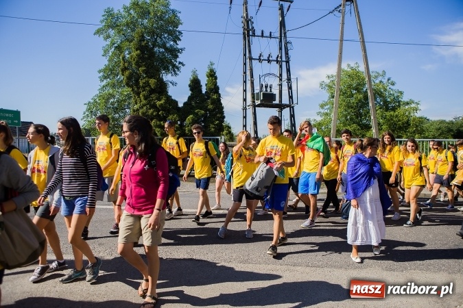 Zdjęcie w galerii na portalu naszraciborz.pl: Dekanat Pogrzebień powitał pielgrzymów Światowych Dni Młodzieży wiadomości z regionu