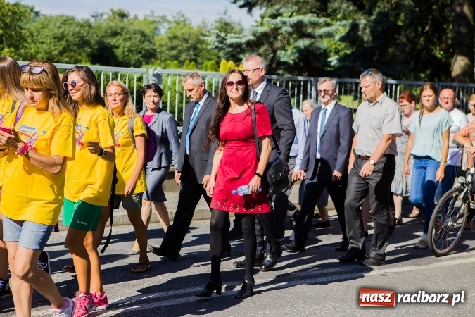 Zdjęcie w galerii na portalu naszraciborz.pl: Dekanat Pogrzebień powitał pielgrzymów Światowych Dni Młodzieży wiadomości z regionu