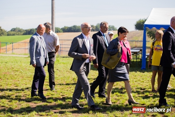 Zdjęcie w galerii na portalu naszraciborz.pl: Dekanat Pogrzebień powitał pielgrzymów Światowych Dni Młodzieży wiadomości z regionu