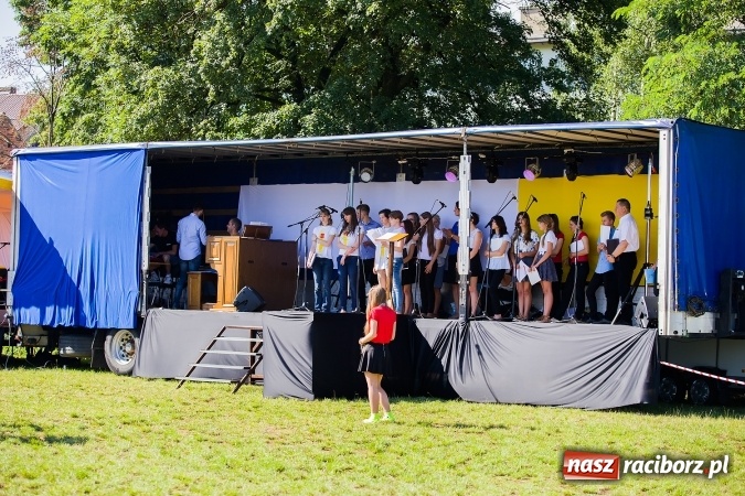 Zdjęcie w galerii na portalu naszraciborz.pl: Dekanat Pogrzebień powitał pielgrzymów Światowych Dni Młodzieży wiadomości z regionu