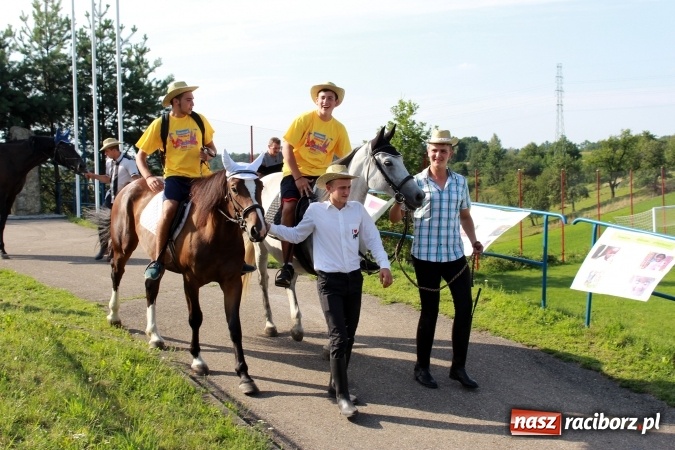 Zdjęcie w galerii na portalu naszraciborz.pl: Dekanat Pogrzebień powitał pielgrzymów Światowych Dni Młodzieży wiadomości z regionu