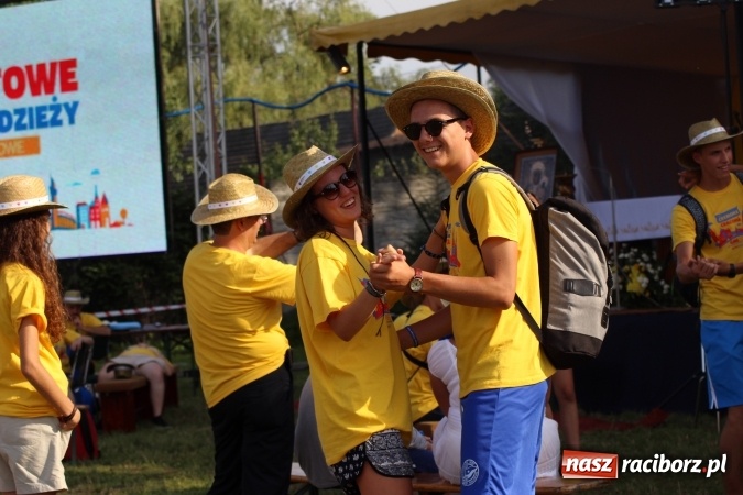 Zdjęcie w galerii na portalu naszraciborz.pl: Dekanat Pogrzebień powitał pielgrzymów Światowych Dni Młodzieży wiadomości z regionu