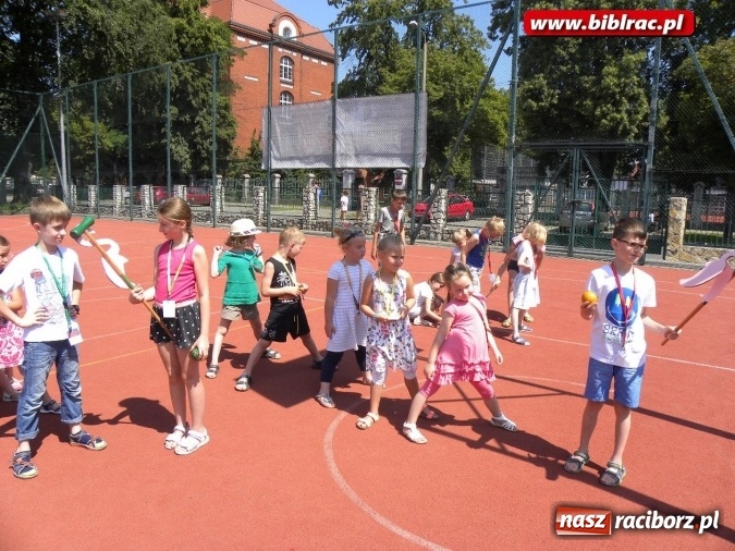 Zdjęcie w galerii na portalu naszraciborz.pl: Podróż do Krainy Czarów z raciborską biblioteką wiadomości z regionu