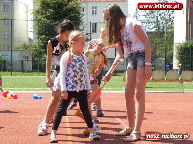 Zdjęcie w galerii na portalu naszraciborz.pl: Podróż do Krainy Czarów z raciborską biblioteką wiadomości z regionu