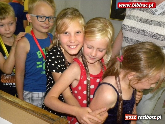 Zdjęcie w galerii na portalu naszraciborz.pl: Podróż do Krainy Czarów z raciborską biblioteką wiadomości z regionu