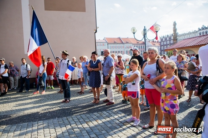 Zdjęcie w galerii na portalu naszraciborz.pl: ŚDM: Wiecz&oacute;r Kultury na placu Dominikańskim w Raciborzu wiadomości z regionu