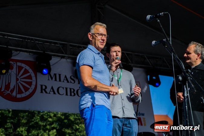 Zdjęcie w galerii na portalu naszraciborz.pl: ŚDM: Wiecz&oacute;r Kultury na placu Dominikańskim w Raciborzu wiadomości z regionu