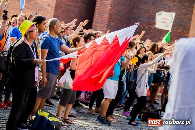 Zdjęcie w galerii na portalu naszraciborz.pl: ŚDM: Wiecz&oacute;r Kultury na placu Dominikańskim w Raciborzu wiadomości z regionu