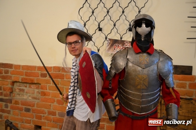 Zdjęcie w galerii na portalu naszraciborz.pl: Światowe Dni Młodzieży - obchody na Zamku Piastowskim w Raciborzu połączone z jarmarkiem wiadomości z regionu