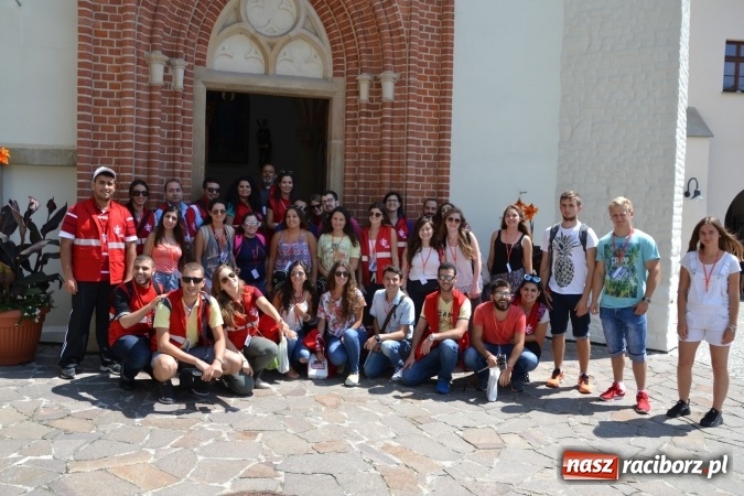 Zdjęcie w galerii na portalu naszraciborz.pl: Światowe Dni Młodzieży - obchody na Zamku Piastowskim w Raciborzu połączone z jarmarkiem wiadomości z regionu