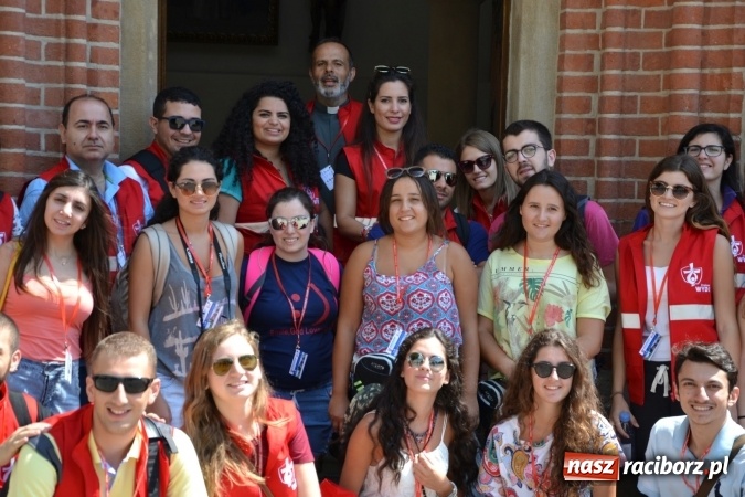 Zdjęcie w galerii na portalu naszraciborz.pl: Światowe Dni Młodzieży - obchody na Zamku Piastowskim w Raciborzu połączone z jarmarkiem wiadomości z regionu