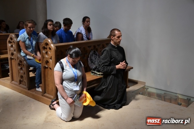 Zdjęcie w galerii na portalu naszraciborz.pl: Światowe Dni Młodzieży - obchody na Zamku Piastowskim w Raciborzu połączone z jarmarkiem wiadomości z regionu