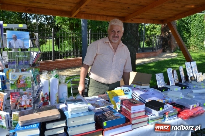 Zdjęcie w galerii na portalu naszraciborz.pl: Światowe Dni Młodzieży - obchody na Zamku Piastowskim w Raciborzu połączone z jarmarkiem wiadomości z regionu