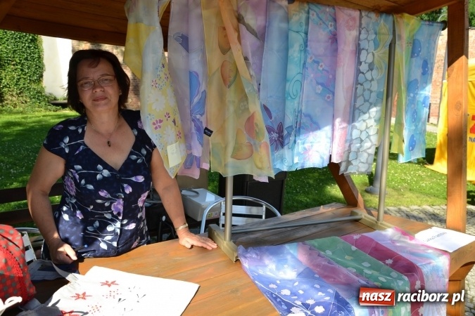 Zdjęcie w galerii na portalu naszraciborz.pl: Światowe Dni Młodzieży - obchody na Zamku Piastowskim w Raciborzu połączone z jarmarkiem wiadomości z regionu