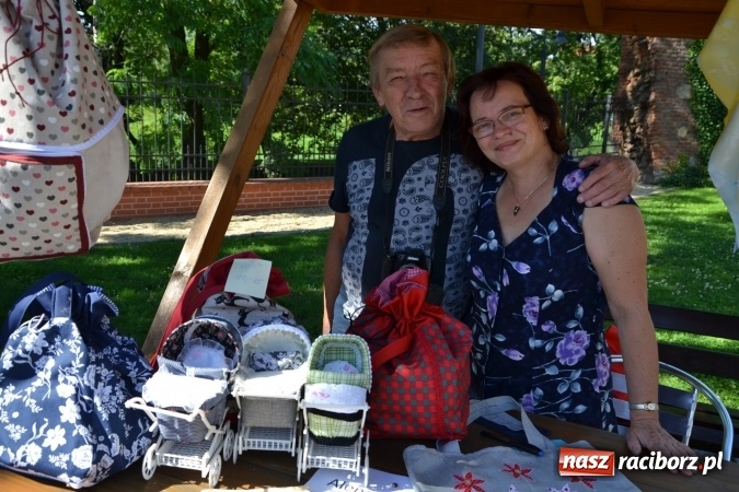 Zdjęcie w galerii na portalu naszraciborz.pl: Światowe Dni Młodzieży - obchody na Zamku Piastowskim w Raciborzu połączone z jarmarkiem wiadomości z regionu