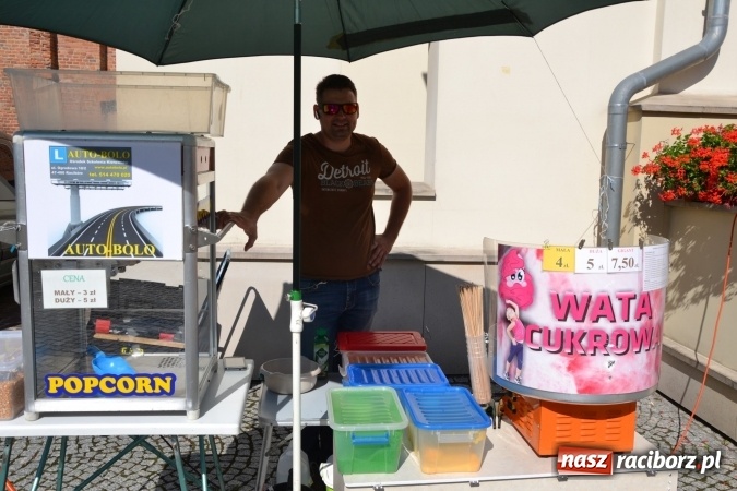 Zdjęcie w galerii na portalu naszraciborz.pl: Światowe Dni Młodzieży - obchody na Zamku Piastowskim w Raciborzu połączone z jarmarkiem wiadomości z regionu