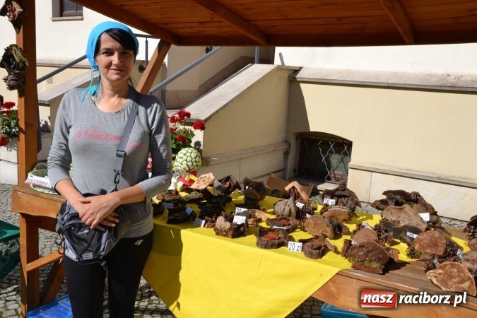 Zdjęcie w galerii na portalu naszraciborz.pl: Światowe Dni Młodzieży - obchody na Zamku Piastowskim w Raciborzu połączone z jarmarkiem wiadomości z regionu