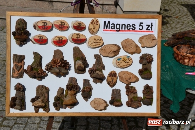 Zdjęcie w galerii na portalu naszraciborz.pl: Światowe Dni Młodzieży - obchody na Zamku Piastowskim w Raciborzu połączone z jarmarkiem wiadomości z regionu