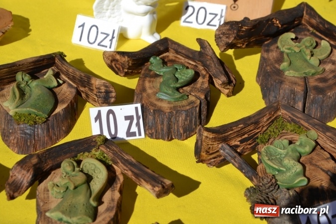 Zdjęcie w galerii na portalu naszraciborz.pl: Światowe Dni Młodzieży - obchody na Zamku Piastowskim w Raciborzu połączone z jarmarkiem wiadomości z regionu