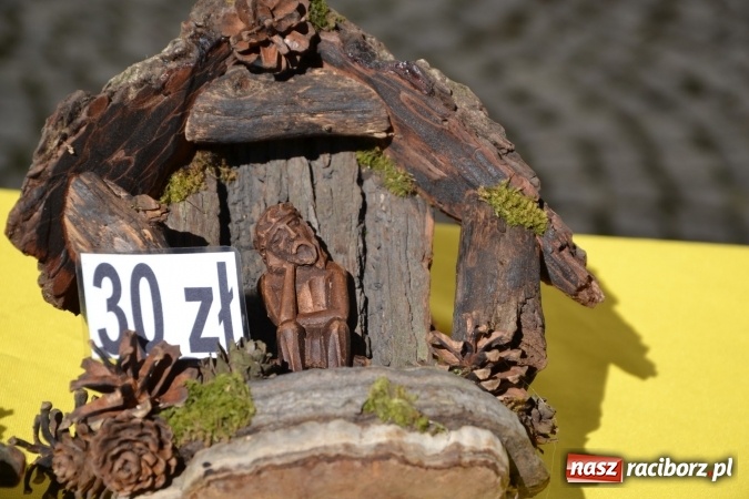 Zdjęcie w galerii na portalu naszraciborz.pl: Światowe Dni Młodzieży - obchody na Zamku Piastowskim w Raciborzu połączone z jarmarkiem wiadomości z regionu