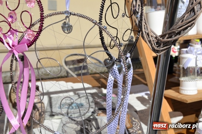 Zdjęcie w galerii na portalu naszraciborz.pl: Światowe Dni Młodzieży - obchody na Zamku Piastowskim w Raciborzu połączone z jarmarkiem wiadomości z regionu