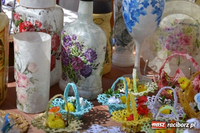 Zdjęcie w galerii na portalu naszraciborz.pl: Światowe Dni Młodzieży - obchody na Zamku Piastowskim w Raciborzu połączone z jarmarkiem wiadomości z regionu