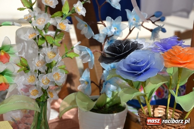 Zdjęcie w galerii na portalu naszraciborz.pl: Światowe Dni Młodzieży - obchody na Zamku Piastowskim w Raciborzu połączone z jarmarkiem wiadomości z regionu