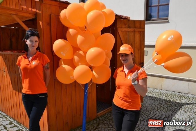 Zdjęcie w galerii na portalu naszraciborz.pl: Światowe Dni Młodzieży - obchody na Zamku Piastowskim w Raciborzu połączone z jarmarkiem wiadomości z regionu