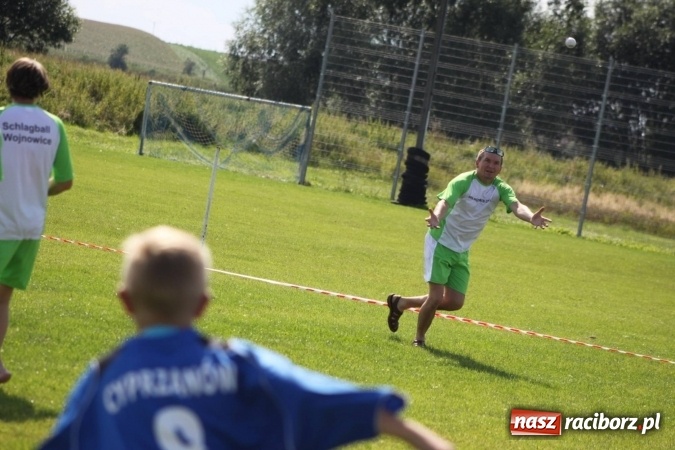 Zdjęcie w galerii na portalu naszraciborz.pl: Włosko-polskie zmagania schlagballowe w Cyprzanowie wiadomości z regionu
