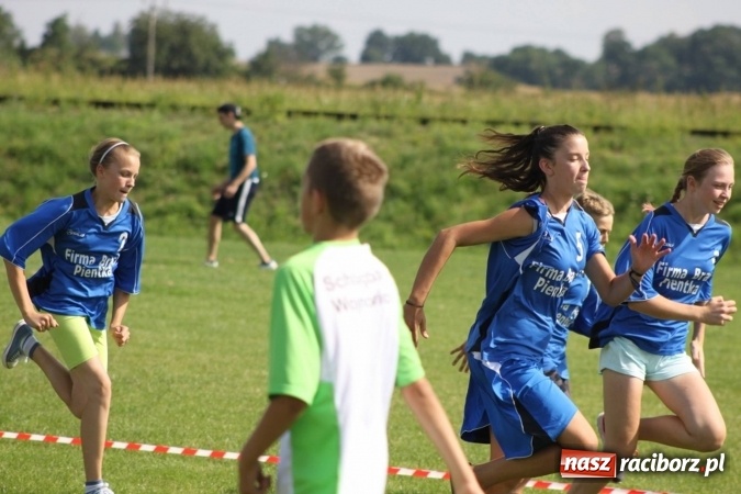 Zdjęcie w galerii na portalu naszraciborz.pl: Włosko-polskie zmagania schlagballowe w Cyprzanowie wiadomości z regionu