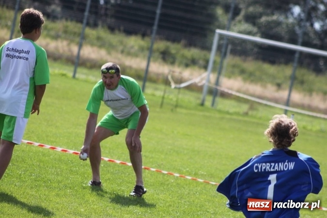 Zdjęcie w galerii na portalu naszraciborz.pl: Włosko-polskie zmagania schlagballowe w Cyprzanowie wiadomości z regionu