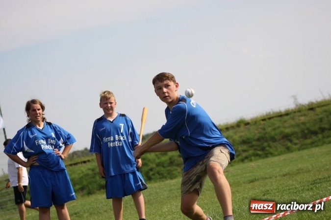 Zdjęcie w galerii na portalu naszraciborz.pl: Włosko-polskie zmagania schlagballowe w Cyprzanowie wiadomości z regionu