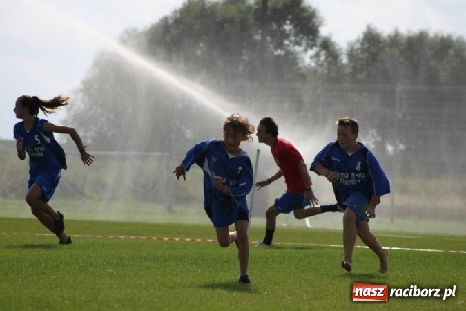 Zdjęcie w galerii na portalu naszraciborz.pl: Włosko-polskie zmagania schlagballowe w Cyprzanowie wiadomości z regionu