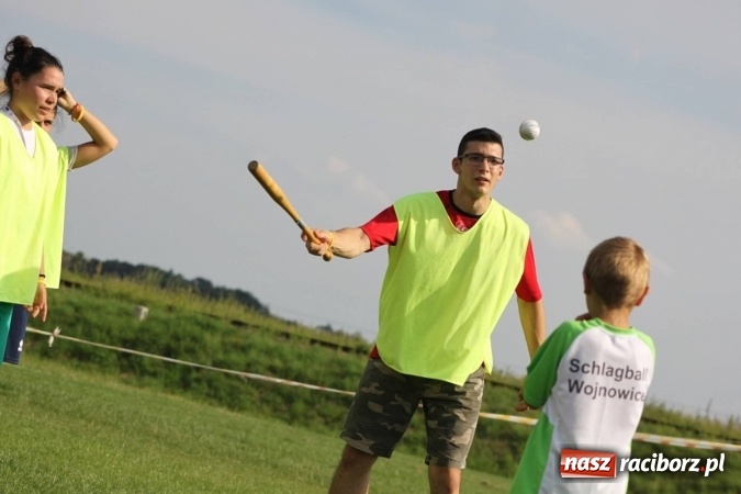 Zdjęcie w galerii na portalu naszraciborz.pl: Włosko-polskie zmagania schlagballowe w Cyprzanowie wiadomości z regionu
