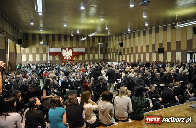 Zdjęcie w galerii na portalu naszraciborz.pl: J. Kaczyński w Raciborzu: zasadniczy spór wiadomości z regionu