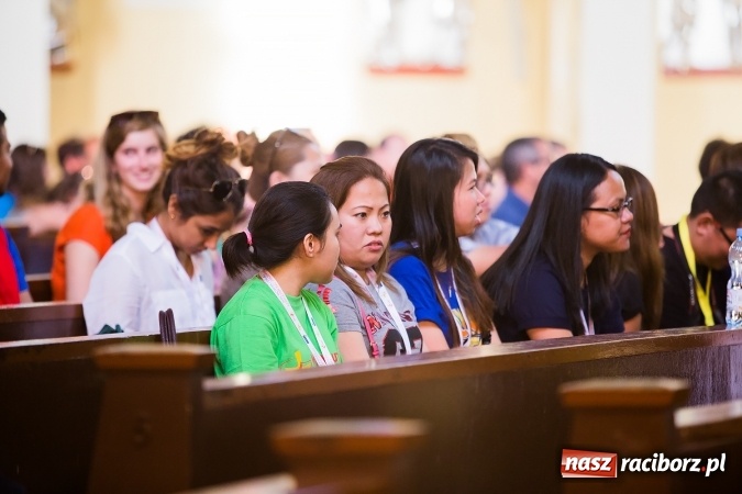 Zdjęcie w galerii na portalu naszraciborz.pl: ŚDM: Droga Krzyżowa przeszła ulicami miasta wiadomości z regionu