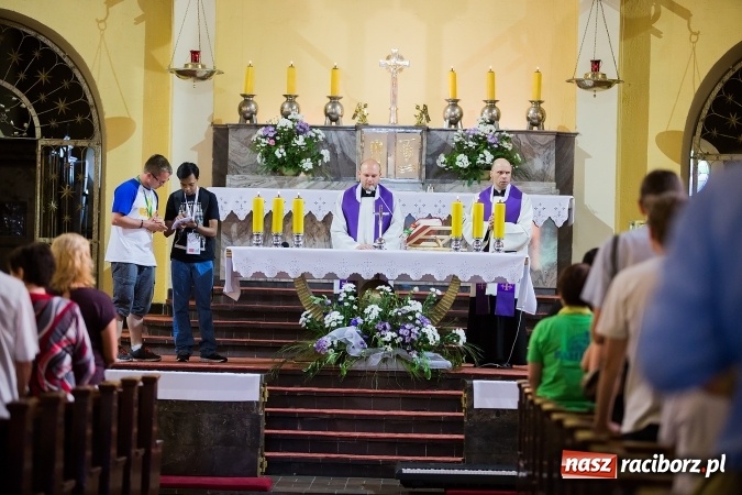 Zdjęcie w galerii na portalu naszraciborz.pl: ŚDM: Droga Krzyżowa przeszła ulicami miasta wiadomości z regionu