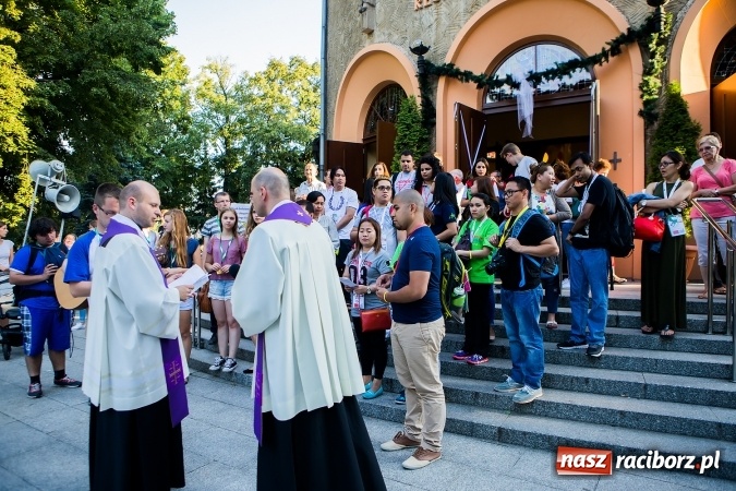 Zdjęcie w galerii na portalu naszraciborz.pl: ŚDM: Droga Krzyżowa przeszła ulicami miasta wiadomości z regionu