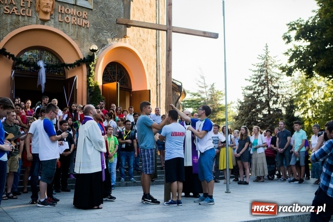 Zdjęcie w galerii na portalu naszraciborz.pl: ŚDM: Droga Krzyżowa przeszła ulicami miasta wiadomości z regionu
