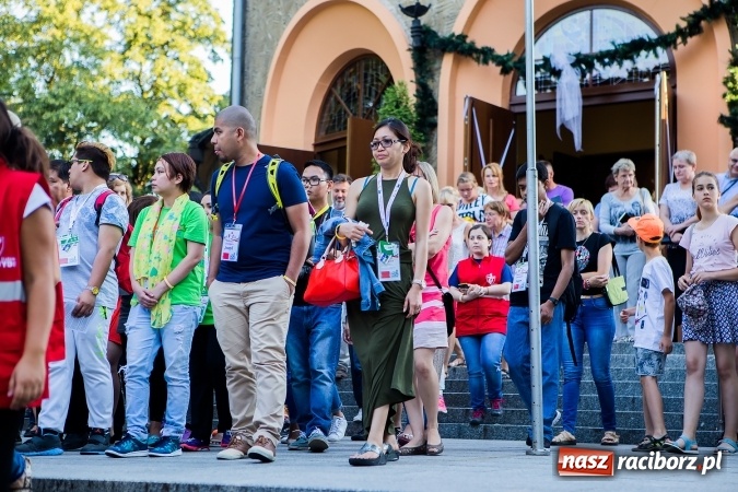 Zdjęcie w galerii na portalu naszraciborz.pl: ŚDM: Droga Krzyżowa przeszła ulicami miasta wiadomości z regionu