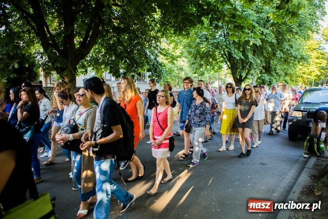 Zdjęcie w galerii na portalu naszraciborz.pl: ŚDM: Droga Krzyżowa przeszła ulicami miasta wiadomości z regionu