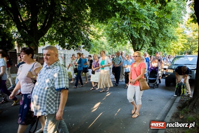 Zdjęcie w galerii na portalu naszraciborz.pl: ŚDM: Droga Krzyżowa przeszła ulicami miasta wiadomości z regionu