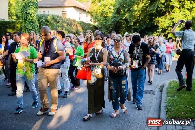 Zdjęcie w galerii na portalu naszraciborz.pl: ŚDM: Droga Krzyżowa przeszła ulicami miasta wiadomości z regionu