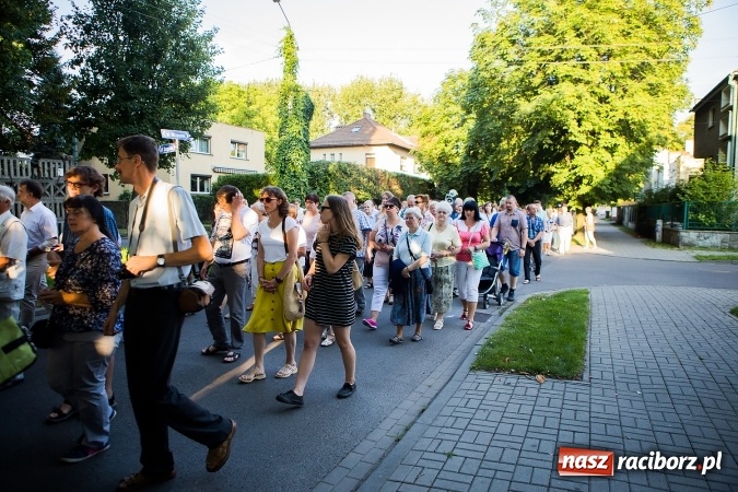 Zdjęcie w galerii na portalu naszraciborz.pl: ŚDM: Droga Krzyżowa przeszła ulicami miasta wiadomości z regionu