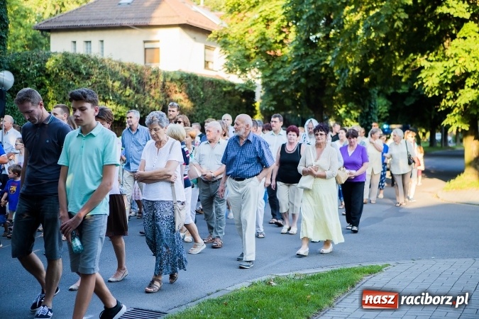 Zdjęcie w galerii na portalu naszraciborz.pl: ŚDM: Droga Krzyżowa przeszła ulicami miasta wiadomości z regionu