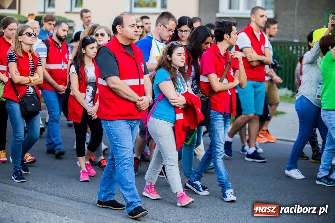 Zdjęcie w galerii na portalu naszraciborz.pl: ŚDM: Droga Krzyżowa przeszła ulicami miasta wiadomości z regionu