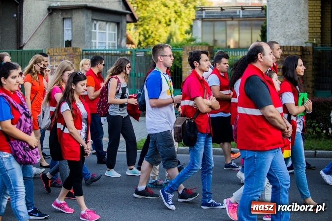 Zdjęcie w galerii na portalu naszraciborz.pl: ŚDM: Droga Krzyżowa przeszła ulicami miasta wiadomości z regionu