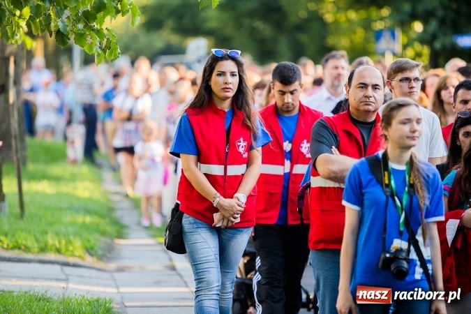 Zdjęcie w galerii na portalu naszraciborz.pl: ŚDM: Droga Krzyżowa przeszła ulicami miasta wiadomości z regionu
